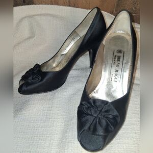 Bruno Magli Vintage Women’s Black Satin Pumps Heels Size 7B